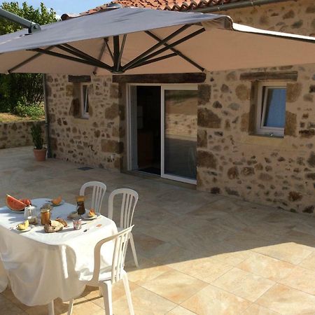 Gite Des Vergnes Esse Exterior photo